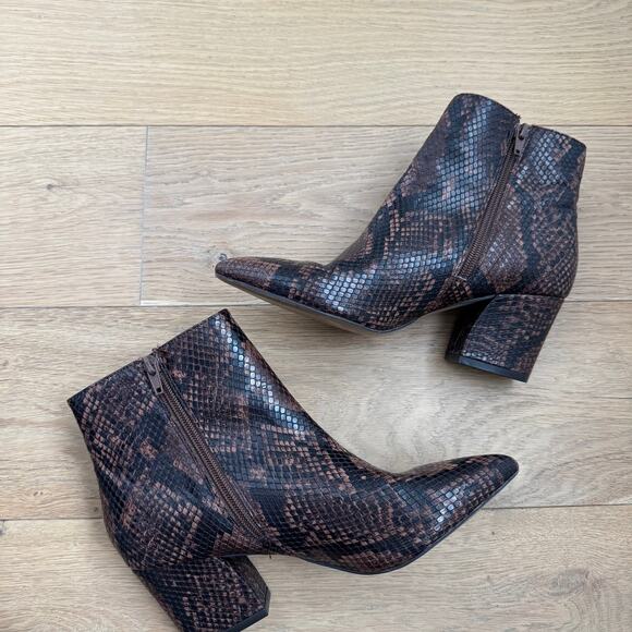 Steve Madden Missie Brown Snakeskin Vegan Leather Ankle Booties size 7.5- Fall - Picture 9 of 10